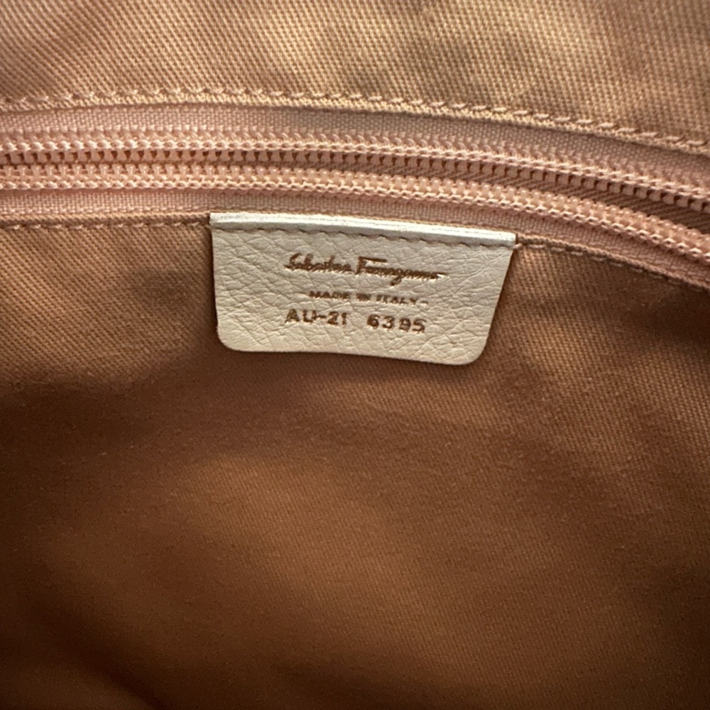 Salvatore Ferragamo Cream Hobo Bag - Picture 5 of 7